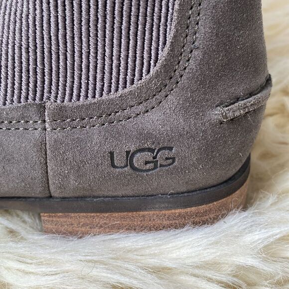 UGG Hillhurst II Chelsea Waterproof Boots Taupe Gray Suede Ankle Slip On Sz 8 - Picture 2 of 16